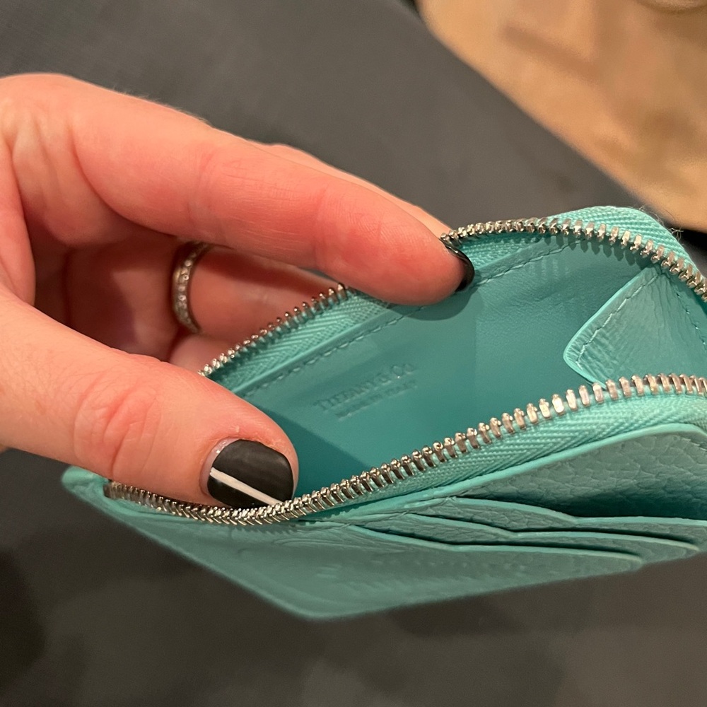 🩵 Authentic Tiffany & Co Wallet 🩵 - Picture 4 of 9